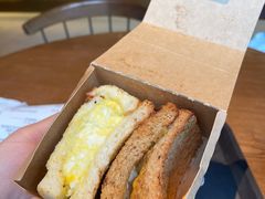 吞拿鱼三明治-星巴克臻选(扬州瘦西湖文化广场店)