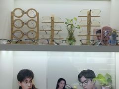 -翰佐蔡司小乐圆·依视路星趣控·暴龙眼镜折扣店