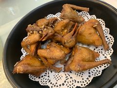 沙姜乳鸽-东江渔村·古典园林·30年粤菜老字号(太和店)