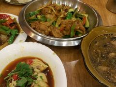 干锅牛蛙-东北农家小院(定西路店)