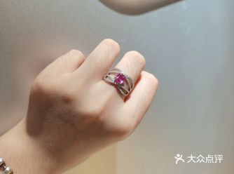 紫色系宝石，都是高贵神秘的绝绝子 中国的紫禁城以“紫