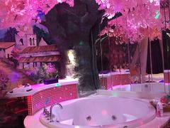 -梦幻城堡轻奢实景酒店(川大望江校区地铁站店)
