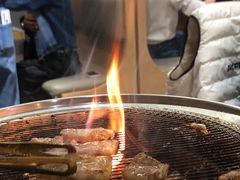 -围炉肉舍•炭烤活鳗•丹东海鲜烤肉(步行街店)