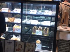 面包甜点陈列柜-喜茶(深圳丰盛町店)