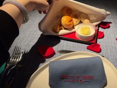 -弦月窗LUNETTE BY AMANDA(复兴路店)