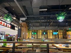 大堂-洪氏嗨捞·广东猪肚鸡·椰子鸡火锅(西咸万象城店)