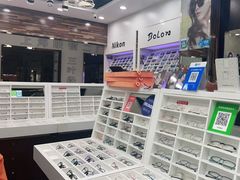 -三叶眼镜城批发市场(上海火车站店)