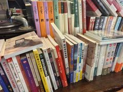 -荒岛书店(黄县路店)