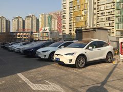 -新荟城购物中心-停车场