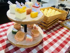 -杭州中沃沃尔沃4S店(滨江区店)