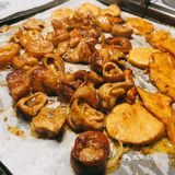 这家烤肉真好吃~{Kao}