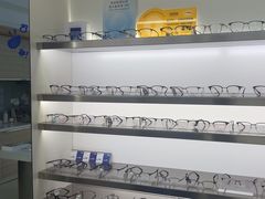 -视野联行眼镜·蔡司·尼康战略合作店(城西银泰店)