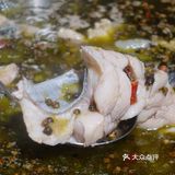 把鱼下锅后5分钟就能吃了，超级嫩