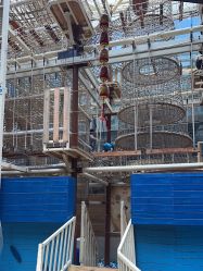 -PIPIKINGDOM皮皮王国欢乐号(欢乐海岸购物中心店)