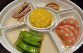 Sour and Spicy Small Four Delicacies