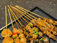 -威记烧嘢·南宁烧烤·超级生牛(绿地店)