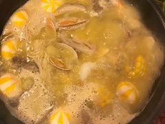 -鲜入围煮花胶鸡海鲜火锅