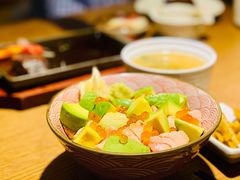 炙烤三文鱼牛油果饭-水之惠鲜鱼料理(王府大街店)