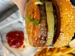 -The Habit Burger Grill 哈比特汉堡(复兴soho店)