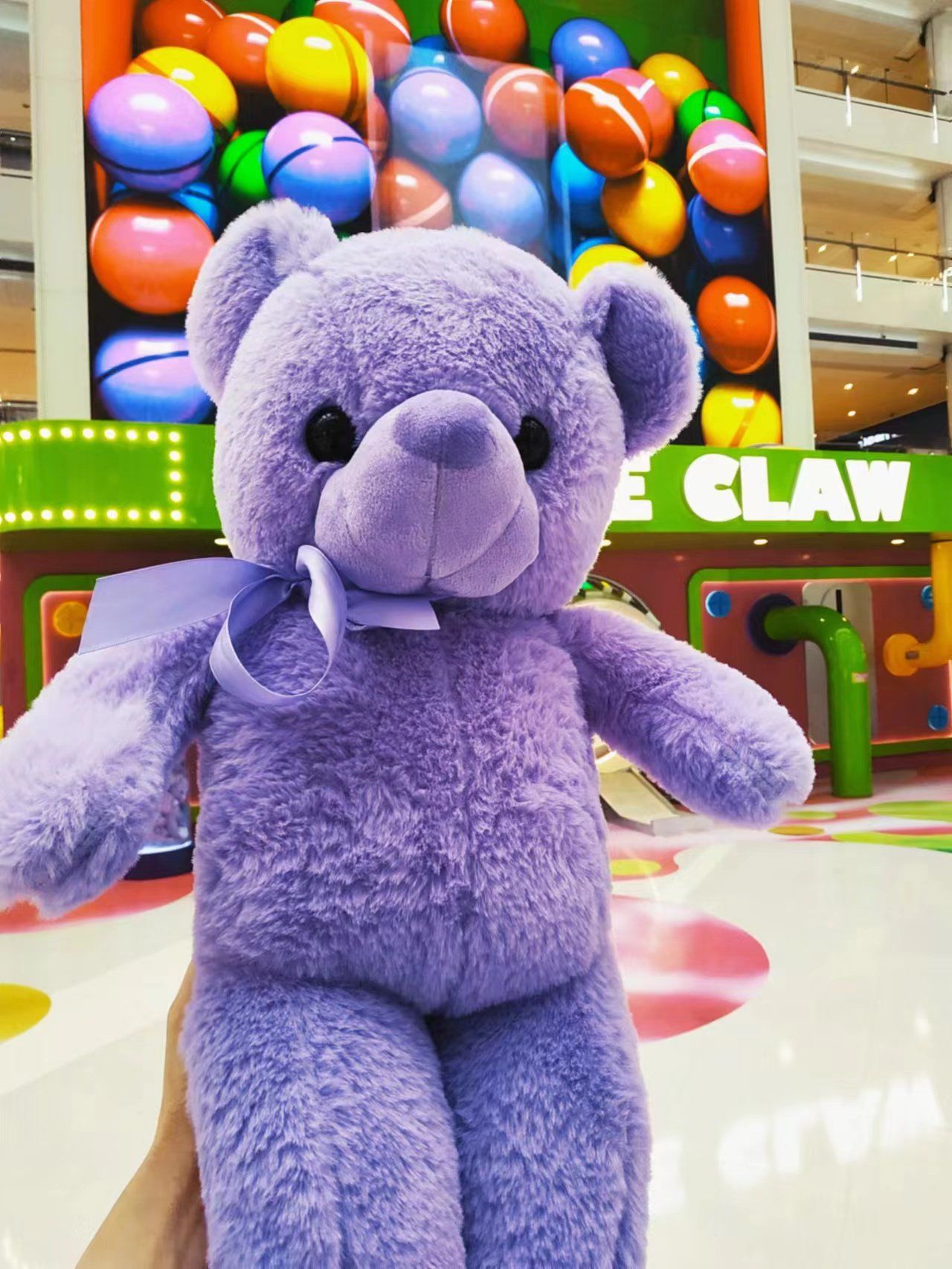 巨型娃娃机抓小熊