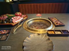 -铭牛烧肉·和牛海鲜自助(高新月牙湖店)