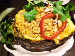 -大头虾越式风味餐厅(光明广场店)