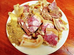 白水羊头-宝瑞门钉肉饼店