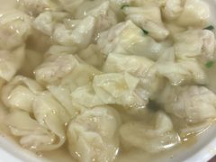 鲜肉小馄饨-小姜锅贴(凤凰街店)
