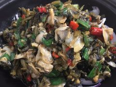雪菜干锅蝴蝶蚌-万景饭店·鱼街农家菜