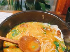 -银米·云南传统过桥米线(双廊黑金冠店)