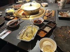 -铭牛烧肉·和牛海鲜自助(高新月牙湖店)