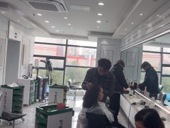 -镁连社·美联社