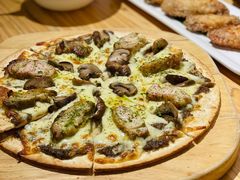 罗勒烤鸡肉蘑菇酱薄饼-Ufufu cafe(天神巷店)