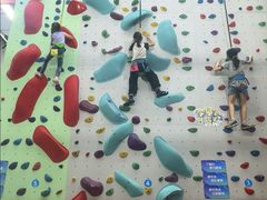 -蓝天攀岩-青少年训练(罗湖益田假日广场店)