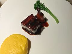 招牌茨菇红烧肉配荷叶夹-淮扬府(安定门店)