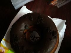 巧克力甜甜圈-沪上阿姨·精选茶饮(烟台万达广场店)