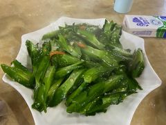 -黄记四更烤乳猪店