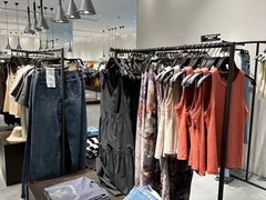 -URBAN REVIVO(七宝领展广场店)