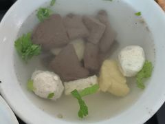 -松树干拌面店