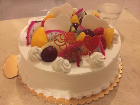 喜士蛋糕(梨园店)-"蛋糕味道很不错,奶油吃起来也不腻,店员说.