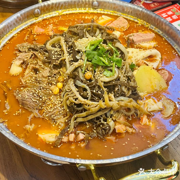 美食打卡！这家冒菜的套餐给的超级实在呀！