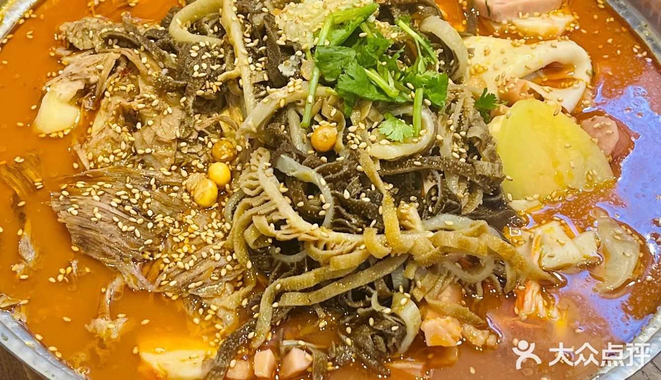 美食打卡！这家冒菜的套餐给的超级实在呀！