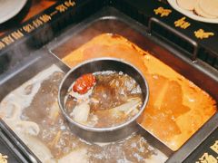 -老牌坊云南鱼豆花火锅(哈西万达店)