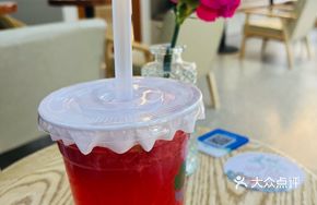 Strawberry Hot Black Tea
