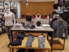 -lululemon(上海浦东IFC店)