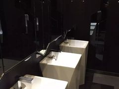 -英皇UA电影城(虹桥天地店)