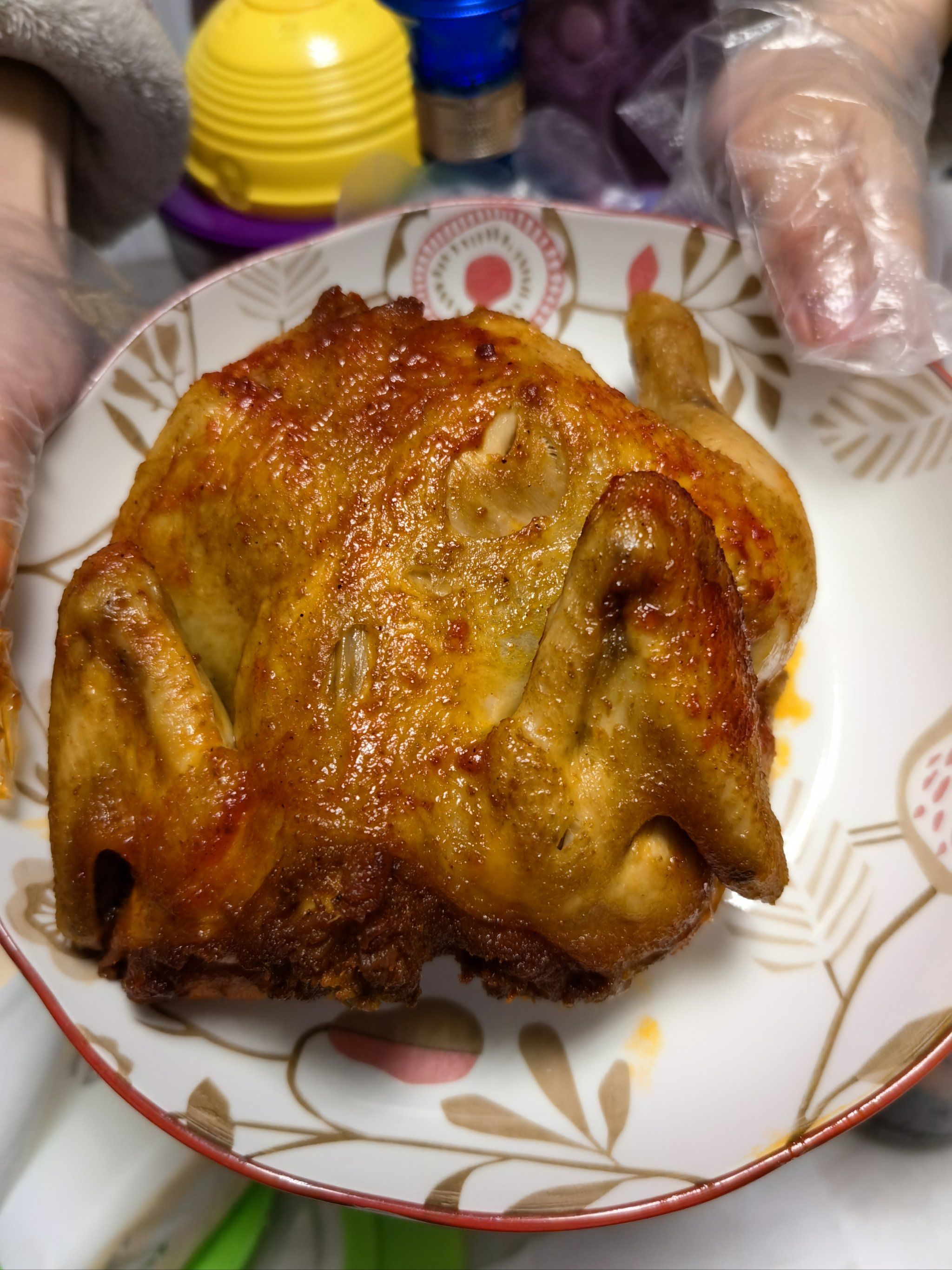 先卤后炸,皮脆肉嫩,回潮了就放在空气炸锅里180℃炸6分钟,跟现炸的是