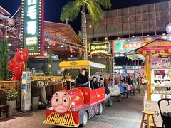 -三亚火车头万人海鲜广场