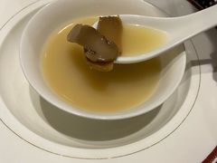 招牌松茸清汤底-洋房火锅(新天地店)