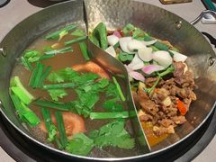 -伴山牛贵州黄牛肉火锅·苗疆非遗艺术餐厅(上海首店)